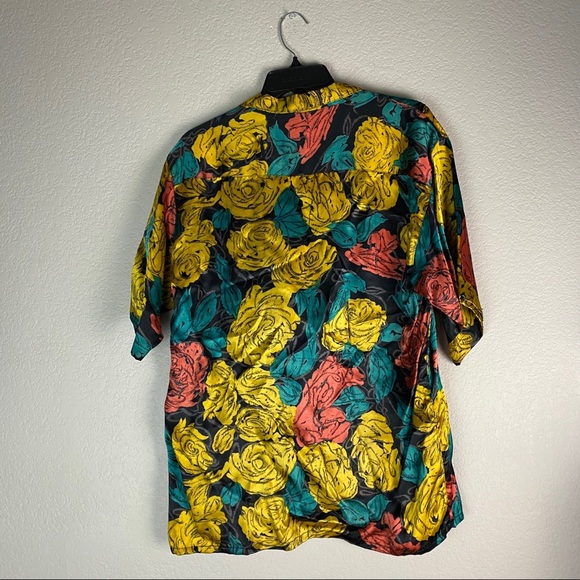 Essentials By DSI Floral Button Up Shirt Medium - Picture 3 of 5